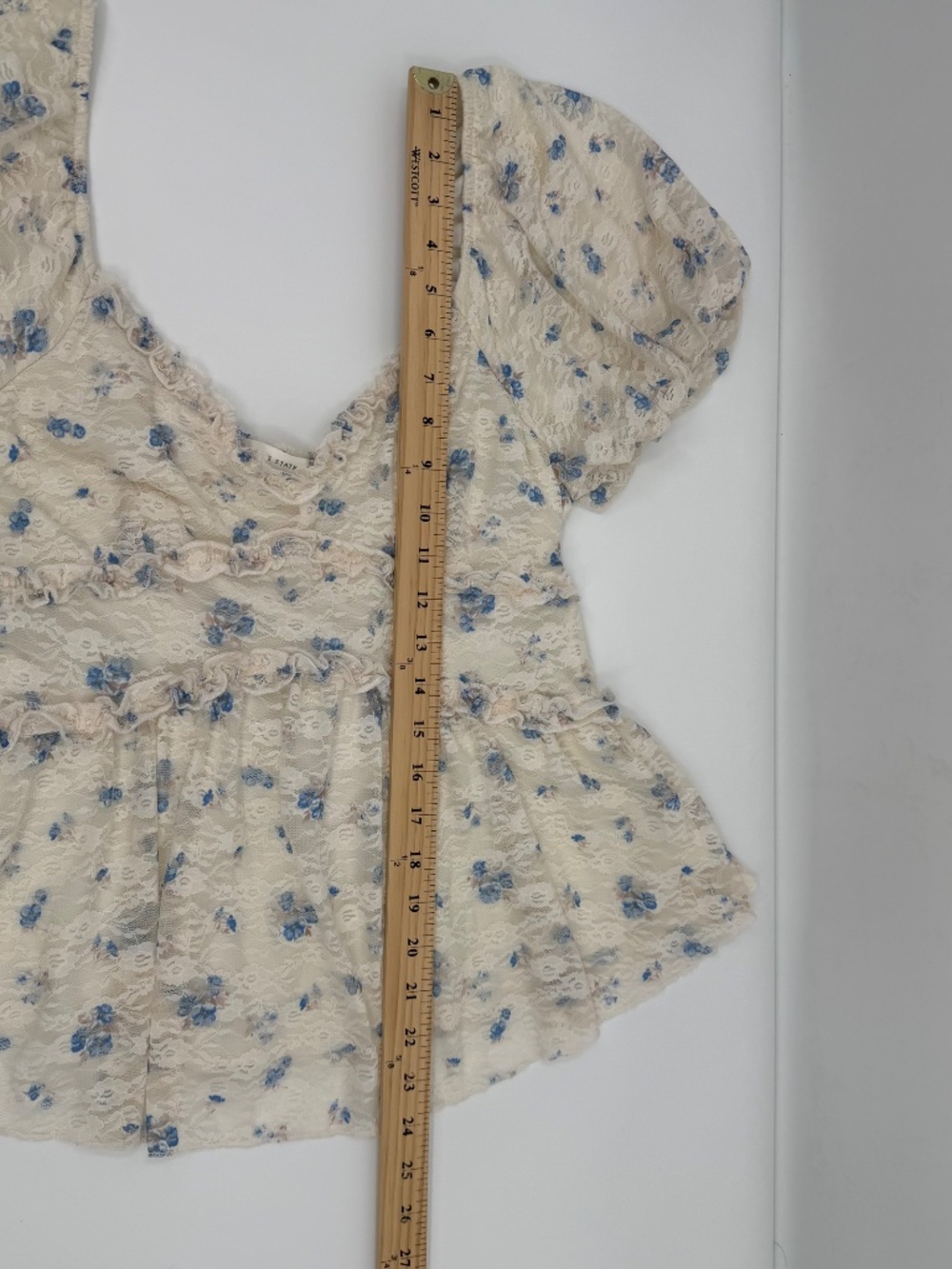 Altar'd State Top Women Large NEW Ivory Blue Cottage Floral Lace Babydoll Blouse - Picture 15 of 16